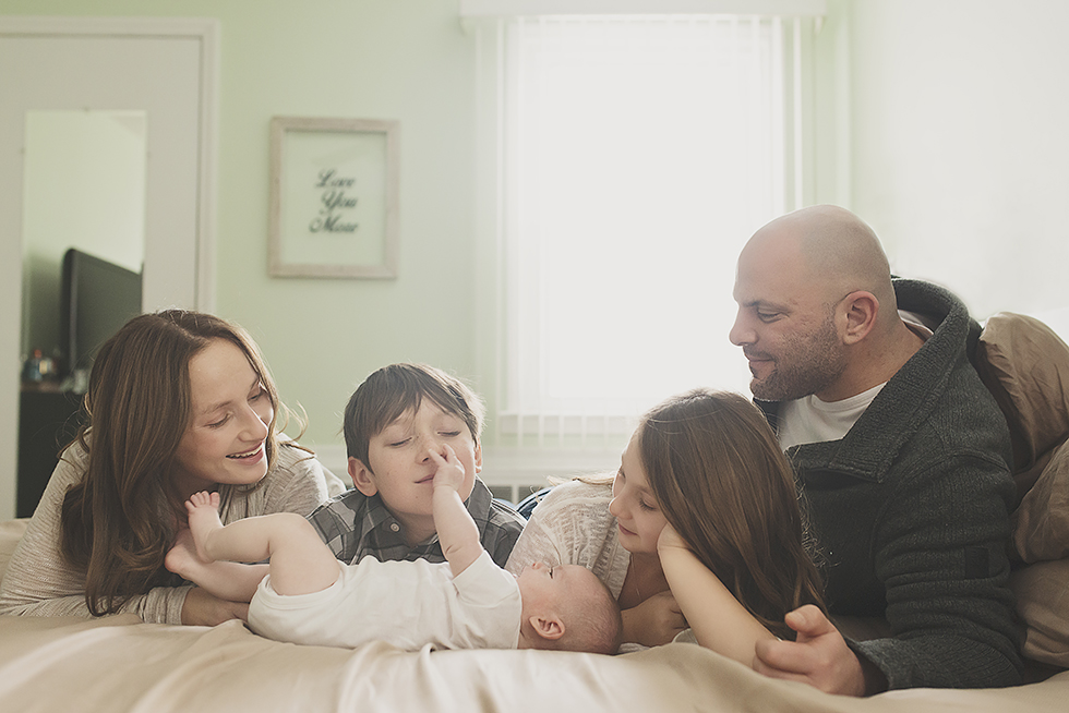 Rockville Centre in home family newborn session