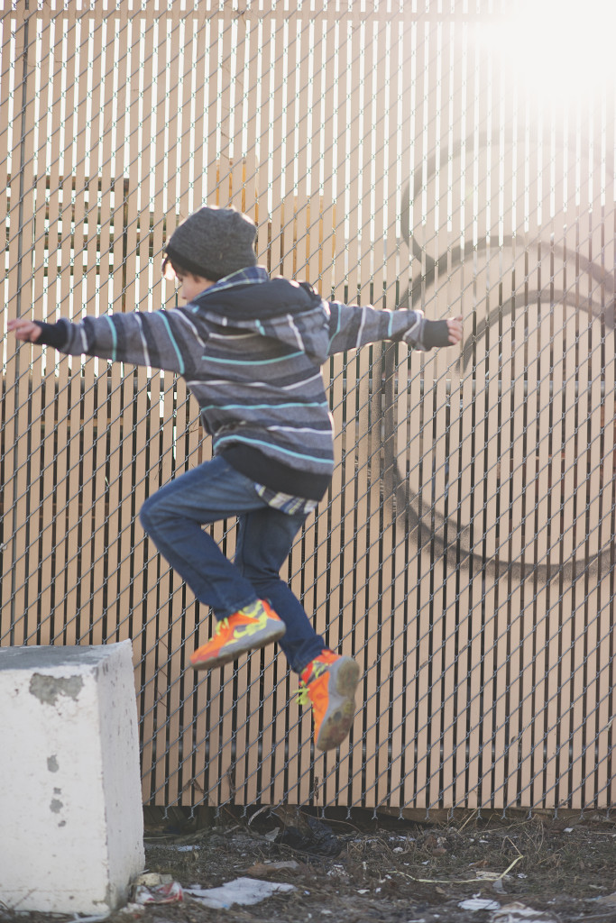 parkour jumping photo