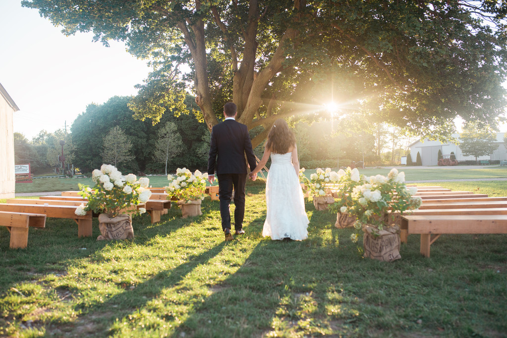 Riverhead-Outdoor-Wedding-Photographer-under-tree