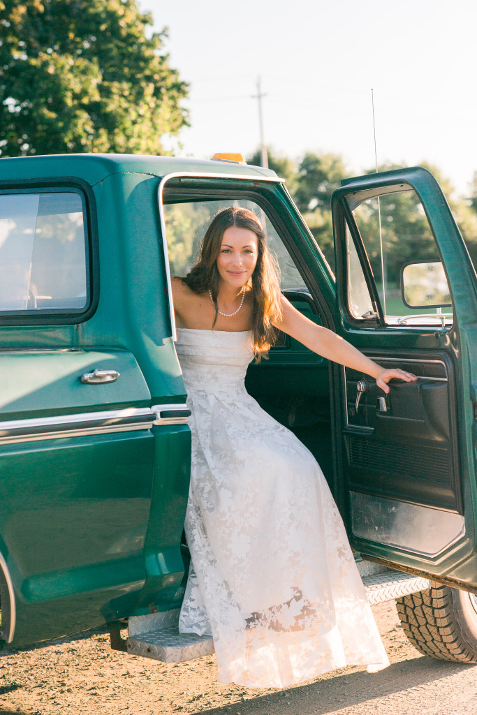 Long-Island-Rustic-Wedding-Photographer-bride-ford-f10