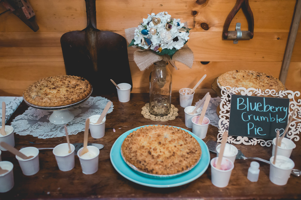 Long-Island-Rustic-Wedding-Photographer-pie-cake-alternative