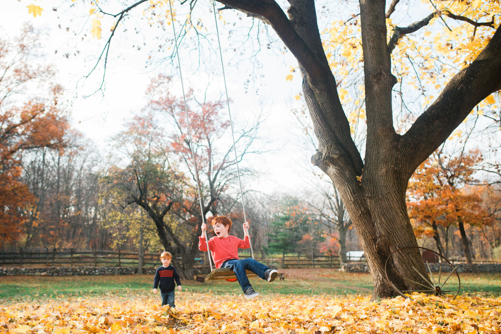 Long-Beach-Family-Photographer-tree-swing