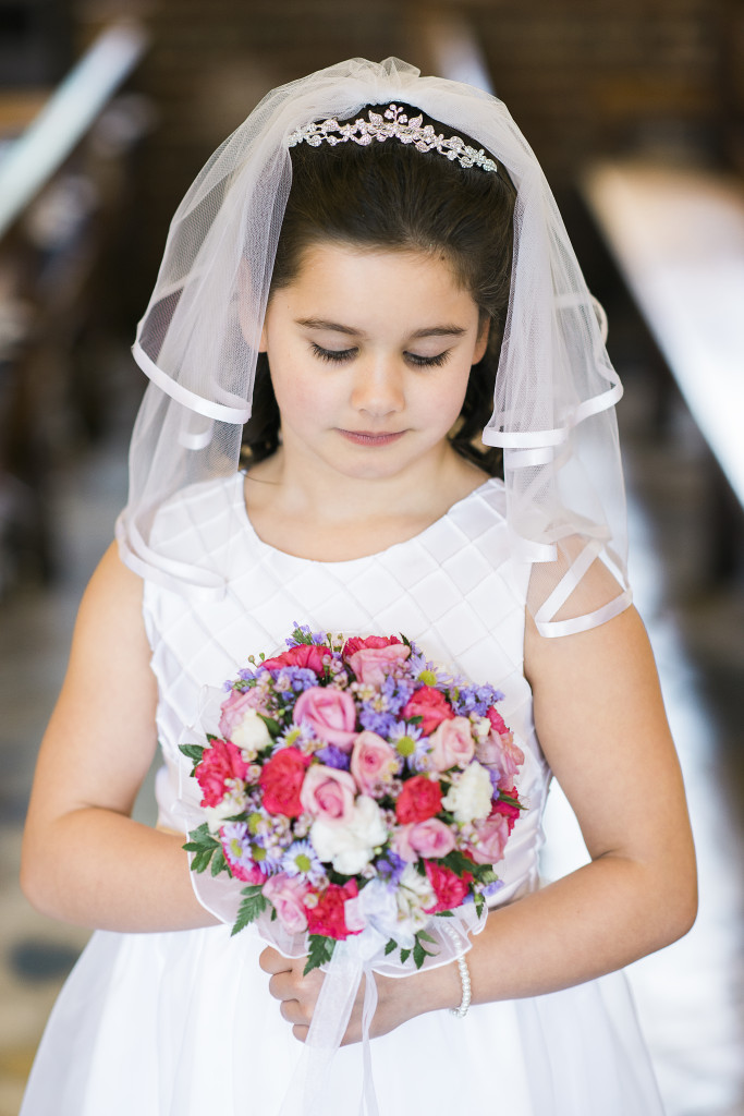 Rockville Centre Communion Photographer-St.-Anthony's-white-dress-flowers