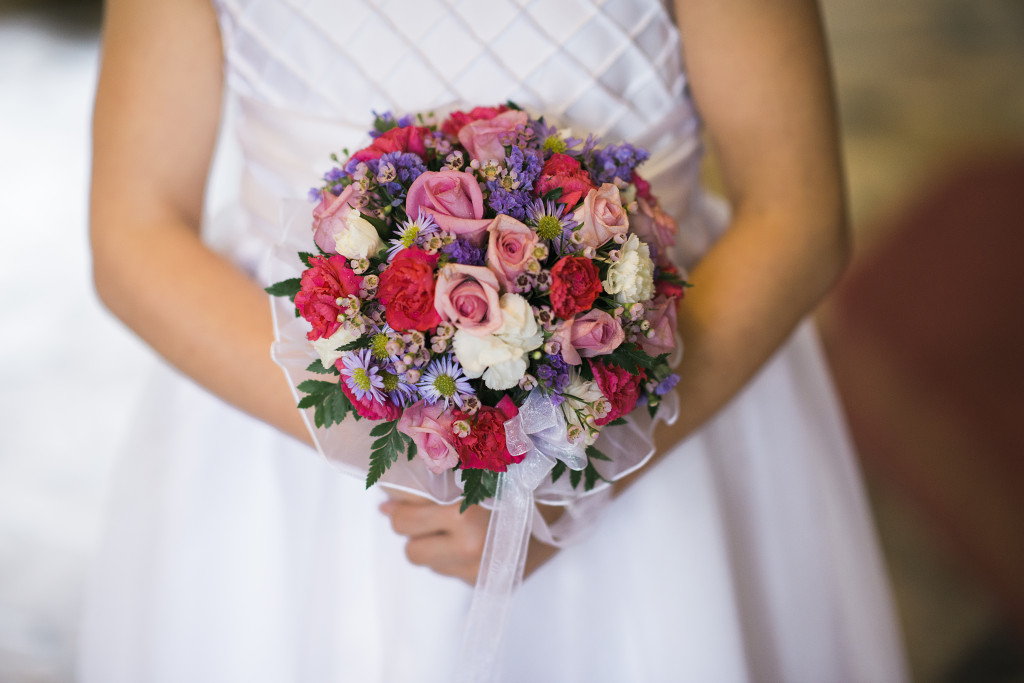 Rockville-Centre-Communion-Photographer-St.Anthony's-flowers