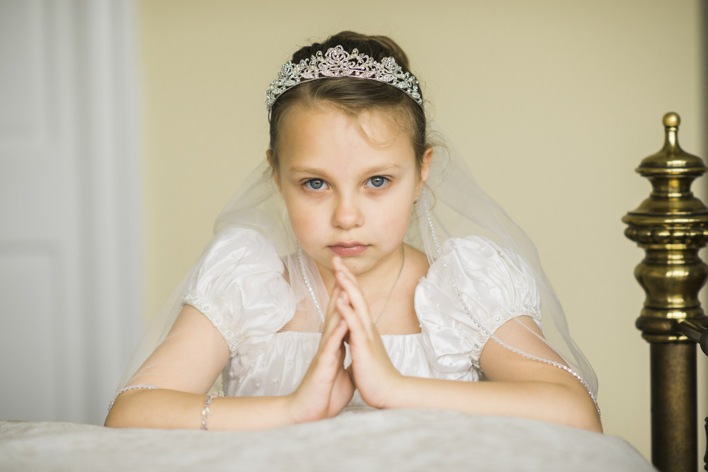 Rockville-Centre-Communion-Photographer-girl-white-dress