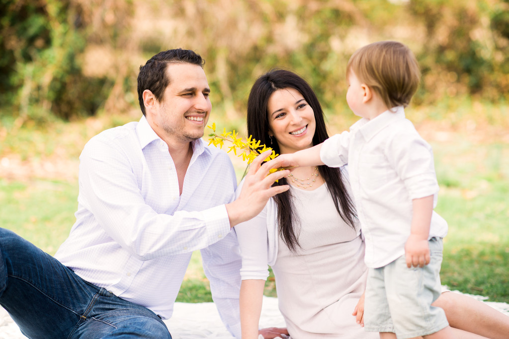 sweet family photos in spring