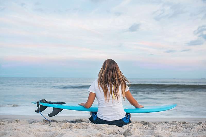long-island-new-york-pre-bat-mitzvah-photo-shoot girl and surf board