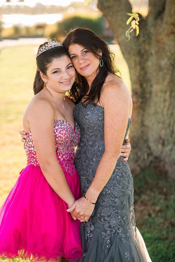 pretty mom and daughter at Lawrence Country Club