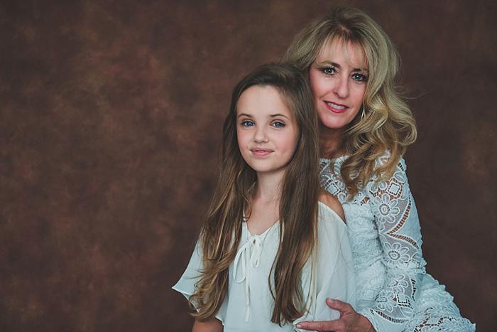 New York Mother Daughter Photos white dresses
