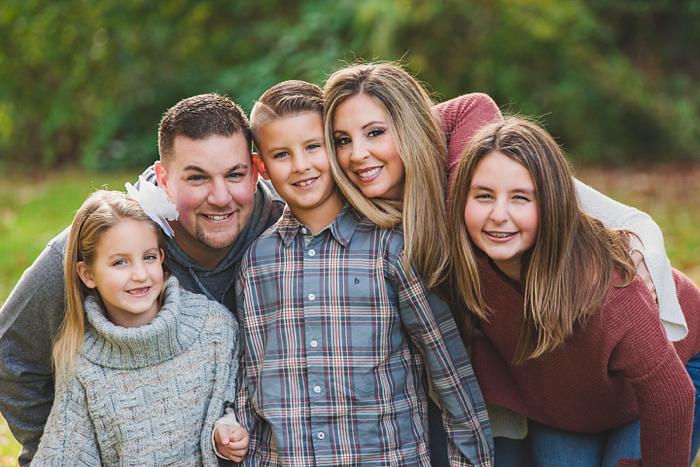 Hempstead Lake State Park Family Photos sweet pose