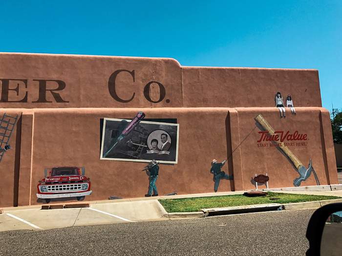 finding the murals in Tucumcari NM