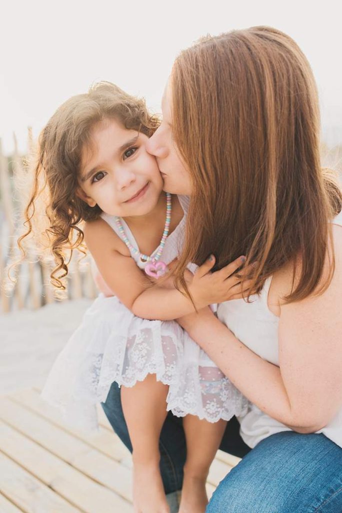 Lynbrook Family Photos mommy kisses