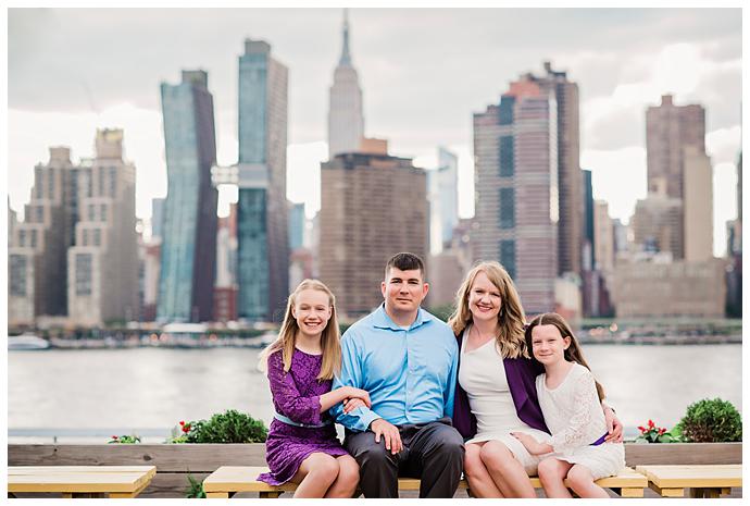 Family Photos Gantry Park manhattan skyline 