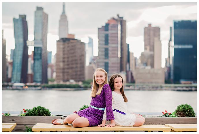 Family Photos Gantry Park sisters manhattan skyline