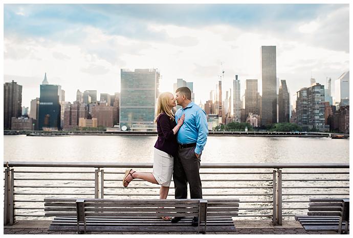 Family Photos Gantry Park romantic manhattan skyline 