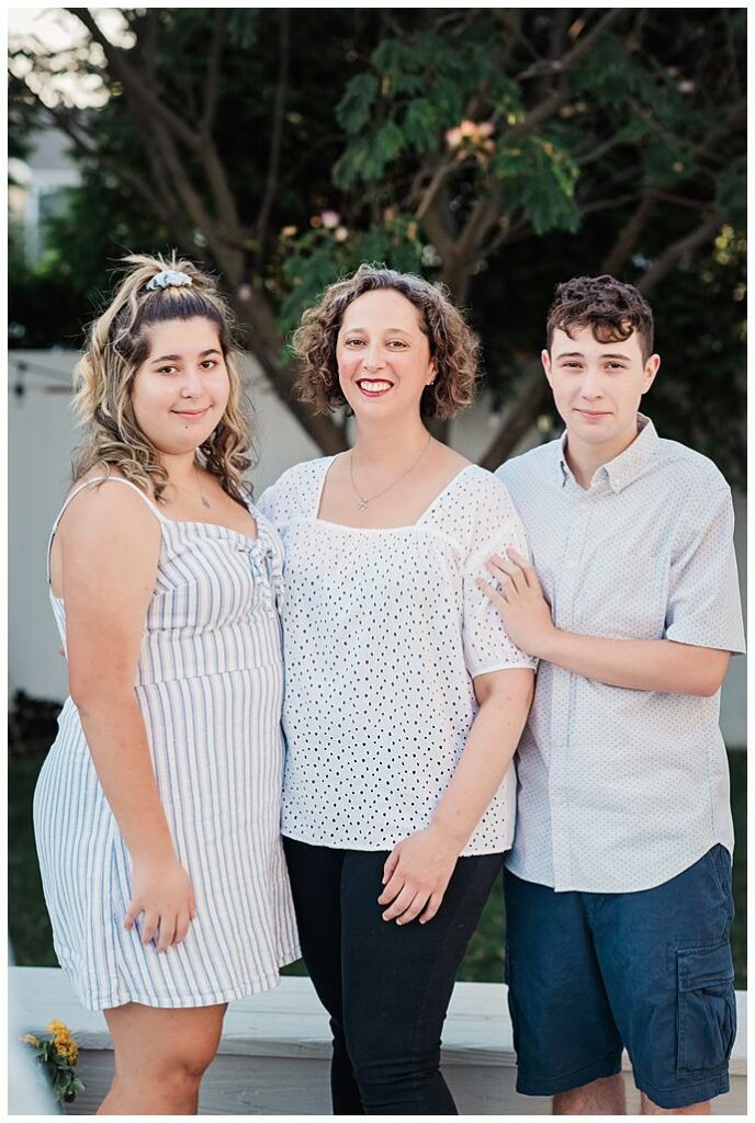 Long Beach Family Photos Backyard mom and her kids