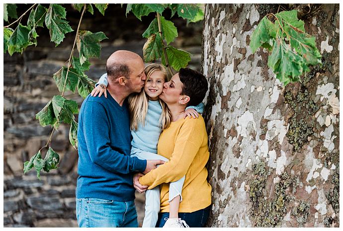 Gerry Park Roslyn Family Photos kisses