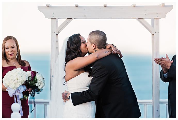 Waterview Wedding Long Island the kiss