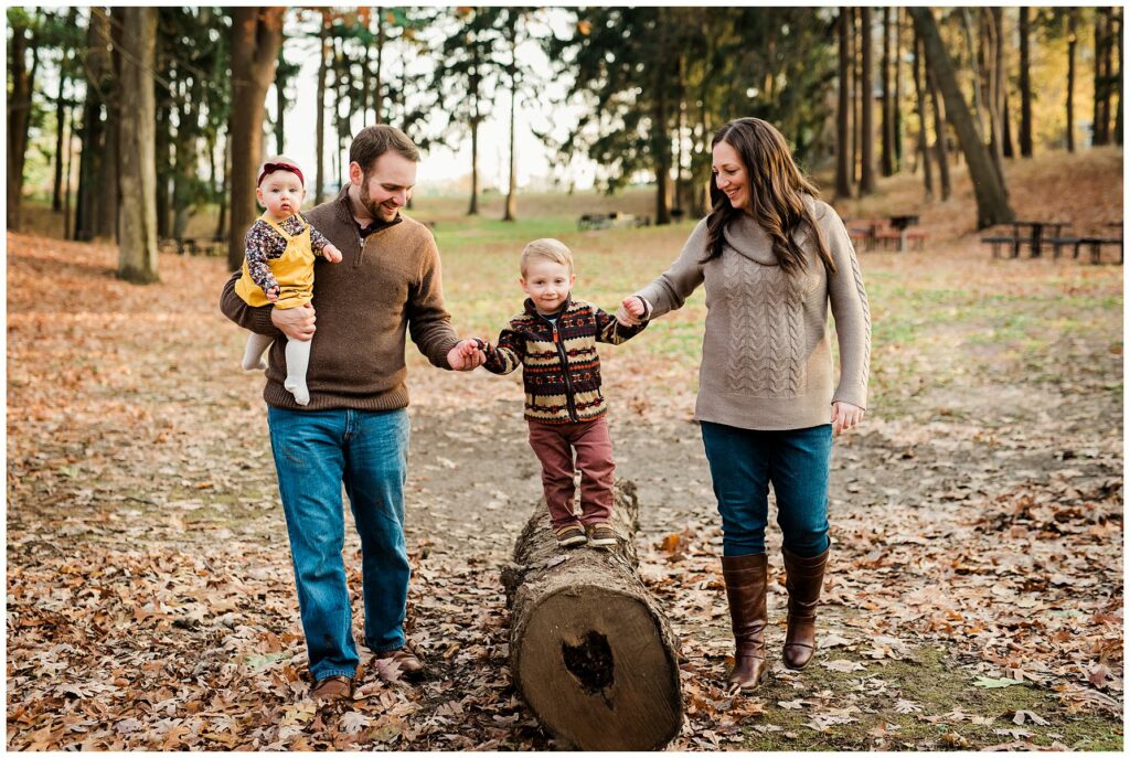 Long Island Family Photos Syosset-Woodbury Park walking on a log