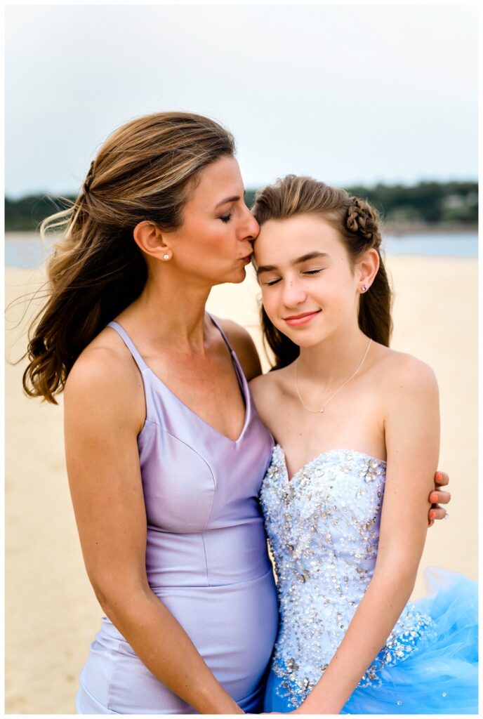 Long Island Beach Bat Mitzvah Photos mom kiss