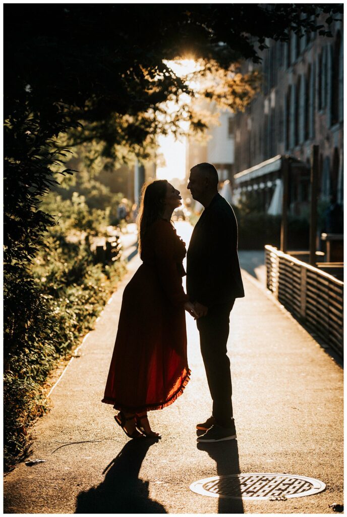 Brooklyn Bridge Engagement Photos silohette