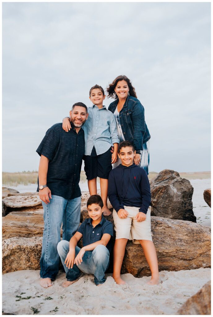 Lido Beach Family of 5 Photos using rocks