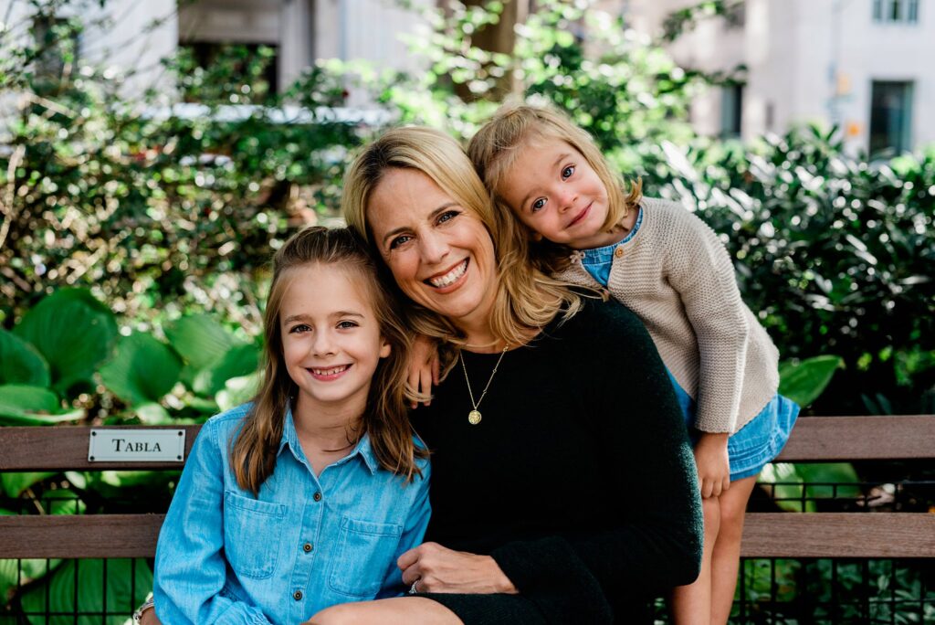 Leslie Renee Photography mom and her girls