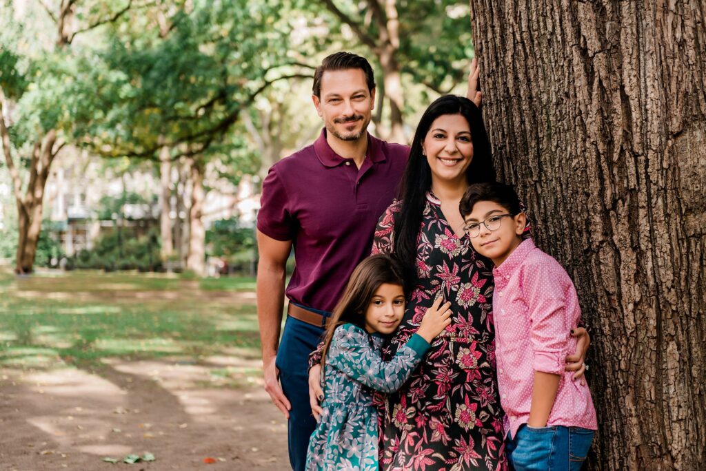 Leslie Renee Photography family of four by tree