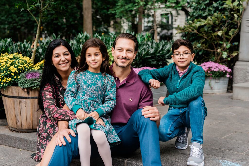 Leslie Renee Photography family of four sitting pose