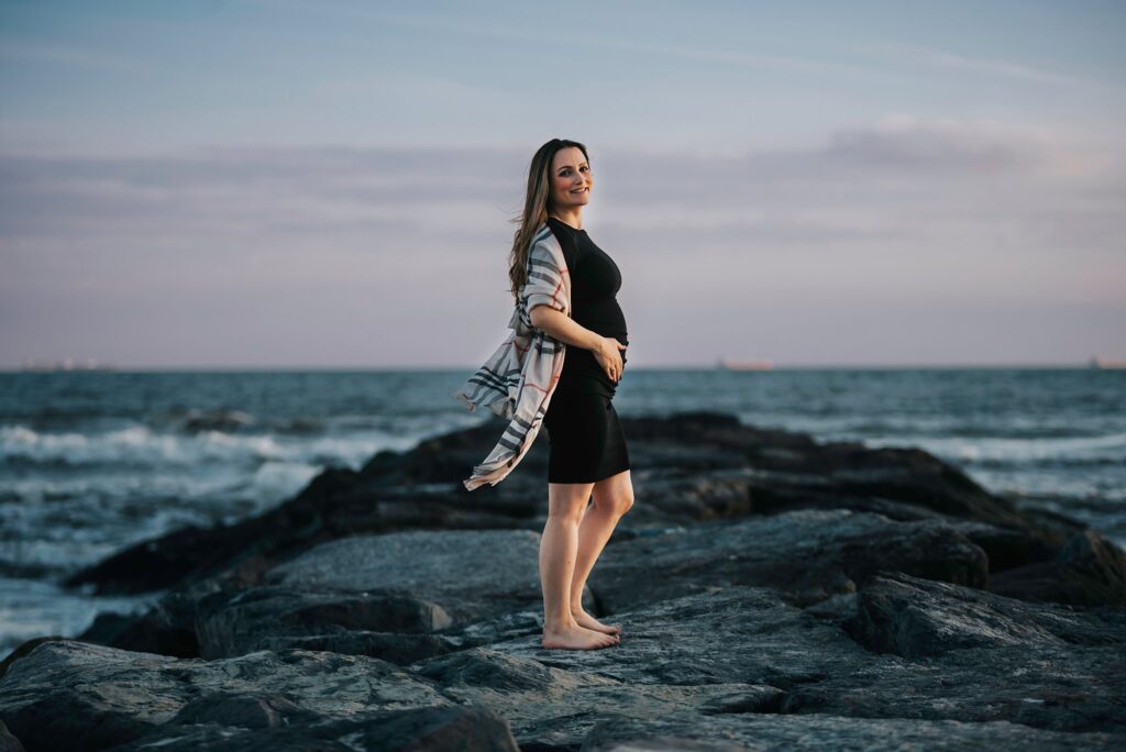 Leslie Renee Photography maternity Long Beach jetty