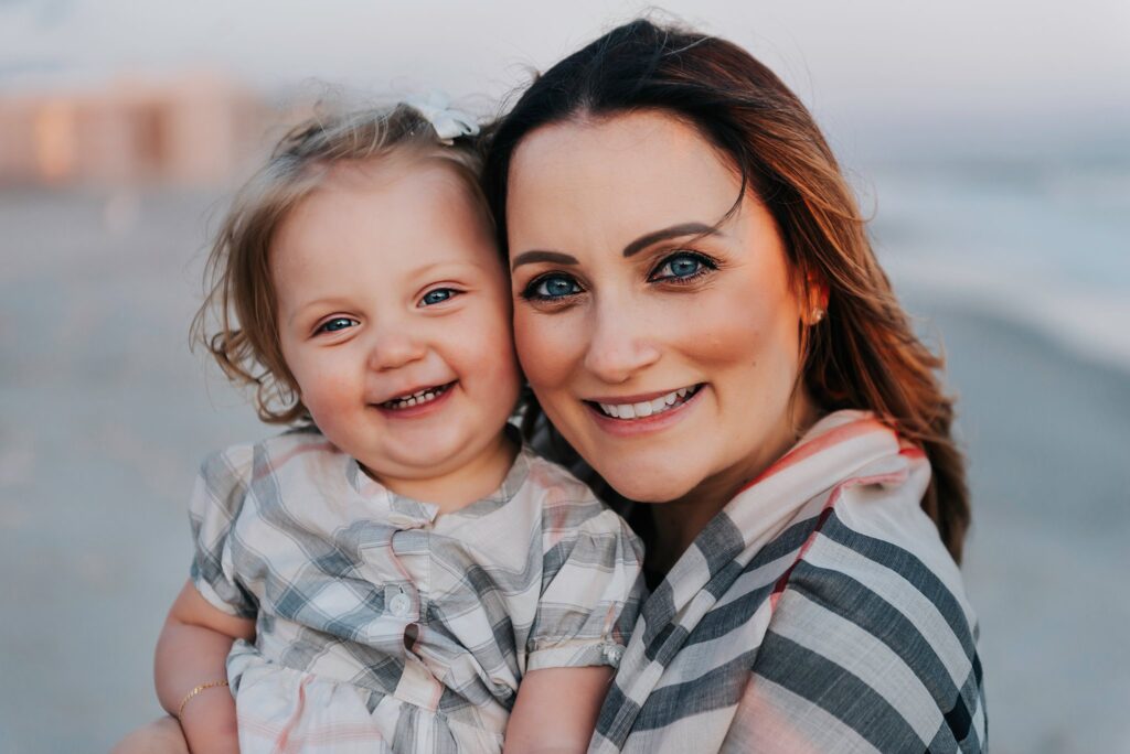 Leslie Renee Photography blue eyes close up