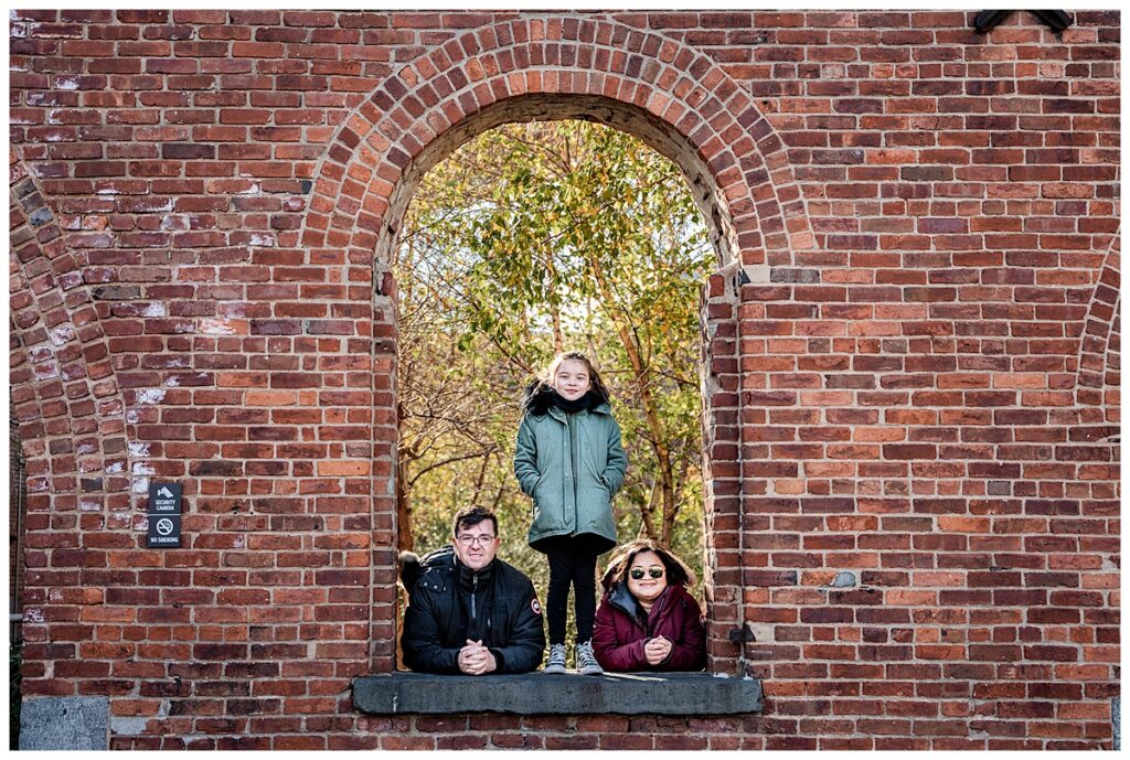 An Easy Going Family Session at Brooklyn Bridge Park framing