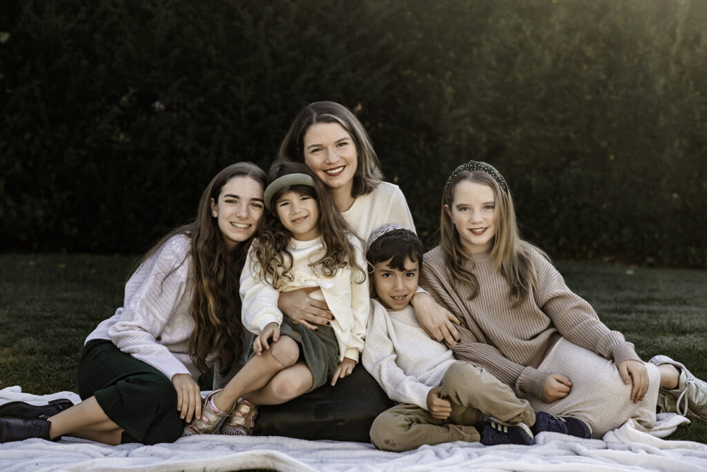 Why I Love This Cozy Heartfelt Family Photo natural breezy heartfelt