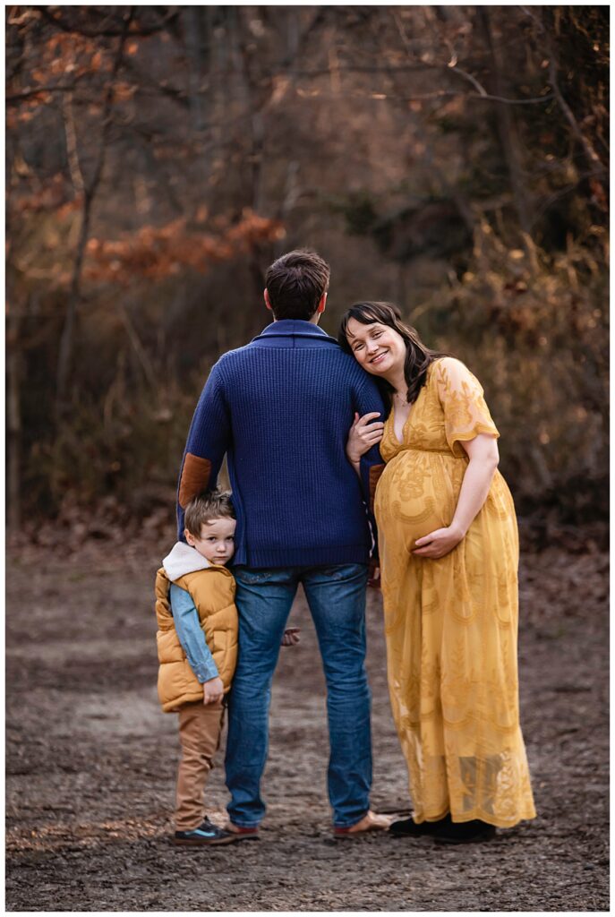 Sweet Family Photos with New Baby Bump gold