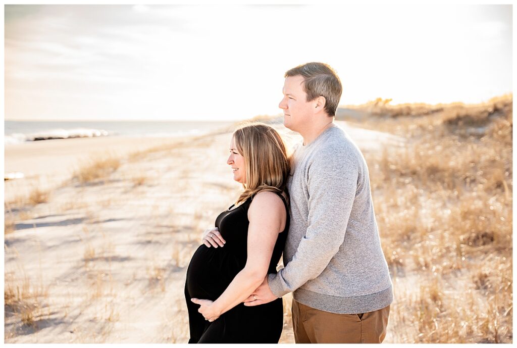 Natural and Breezy Sunset Maternity Photos on the Beach beach grass