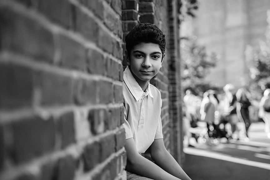 New York city family photos at Brooklyn Bridge black and white