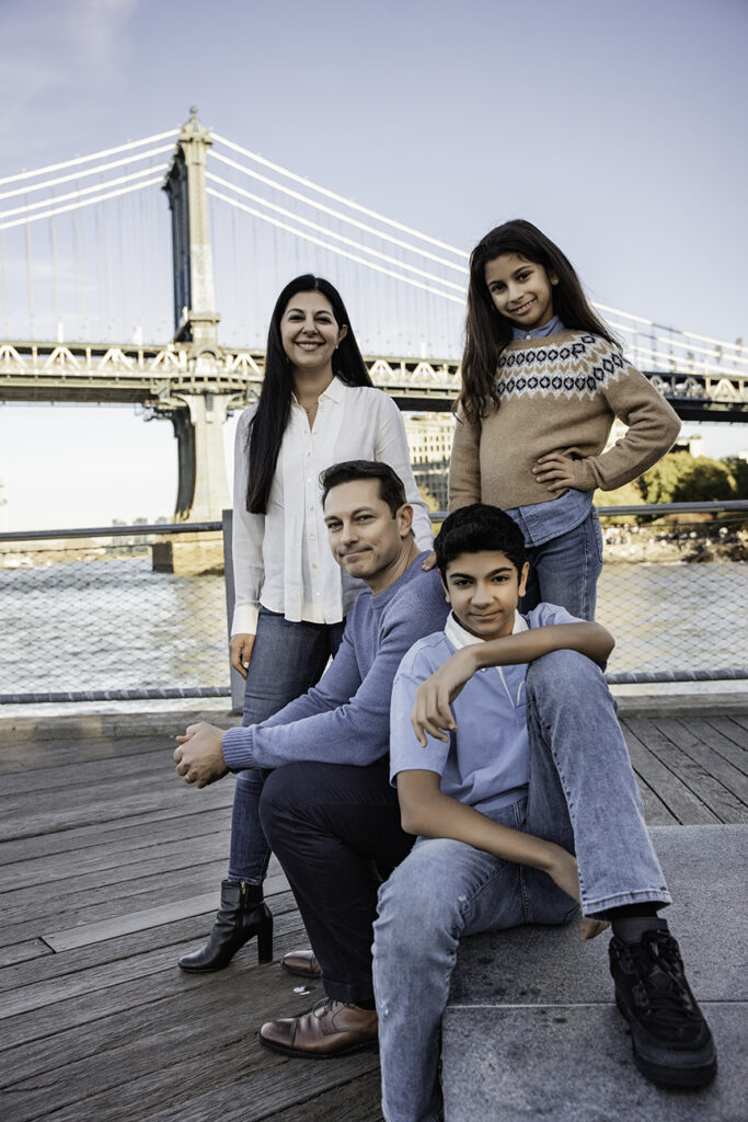 New York city family photos at Brooklyn Bridge Manhattan Bridge