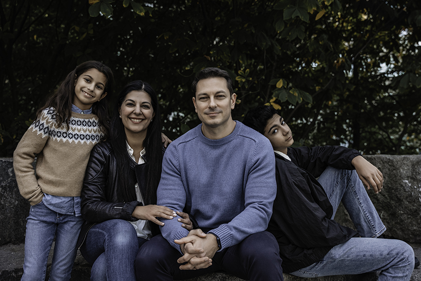 New York city family photos at Brooklyn Bridge cool family
