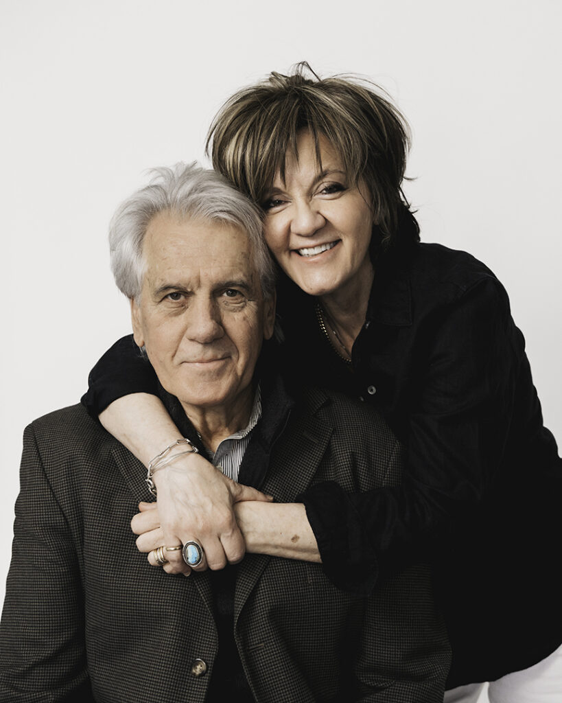 Bright and Modern Family Photos in the Studio mom and dad