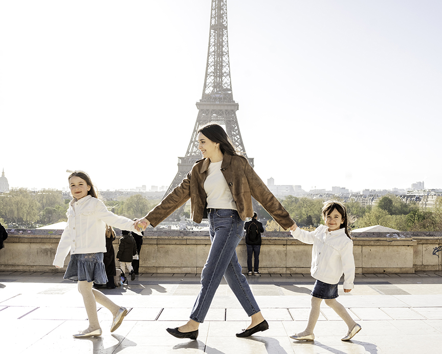 Special Springtime Girl Mom Photos in Paris travel