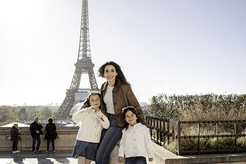 Special Springtime Girl Mom Photos in Paris expats